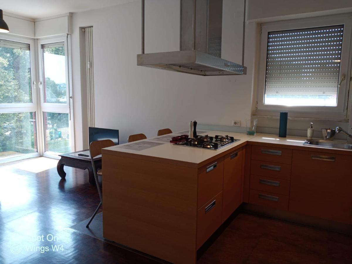 Appartamento Deluxe Con Parcheggio Gratuito Segrate Exteriör bild