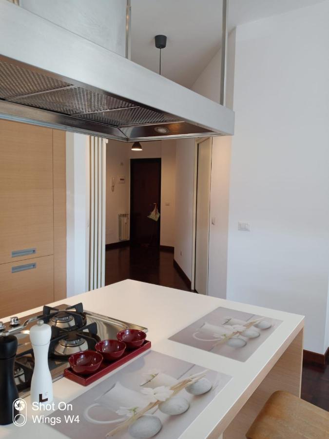 Appartamento Deluxe Con Parcheggio Gratuito Segrate Exteriör bild
