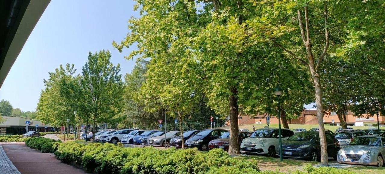 Appartamento Deluxe Con Parcheggio Gratuito Segrate Exteriör bild